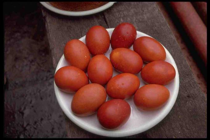Црвена ускршња јаја