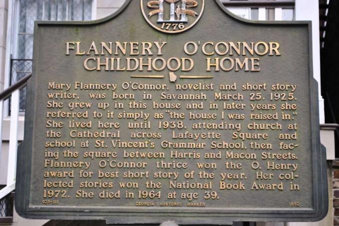 Плакета у дому из детињства Фланнери О'Цоннор
