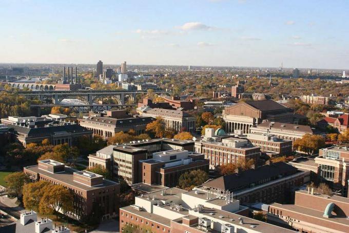 Кампус Универзитета у Минесоти са Источне обале.