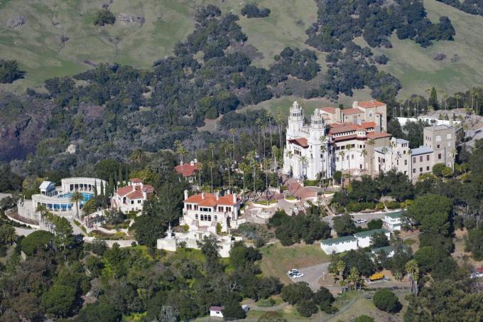 Зрачна фотографија Дворац Хеарст, Сан Симеон, дворац на брду у Сан Луис Обиспо, Калифорнија