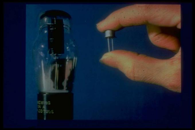 Вакуумска цијев и транзистор, функционални претварачи полуводичких чипова